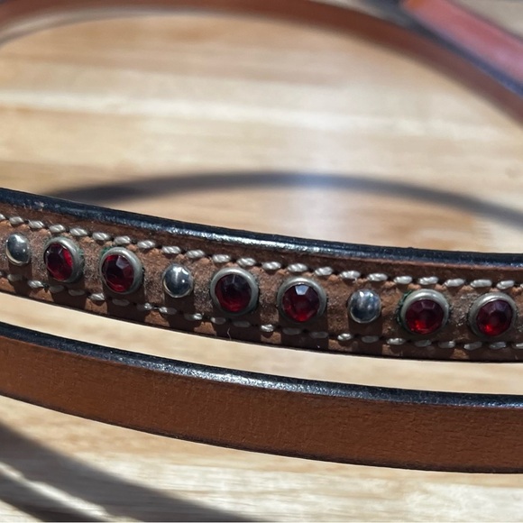 New Riata horse headstall. With red stones and silver grommets - Picture 3 of 4